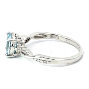 Side view of 1.16ct Round Cut Aquamarine Engagement Ring, Platinum