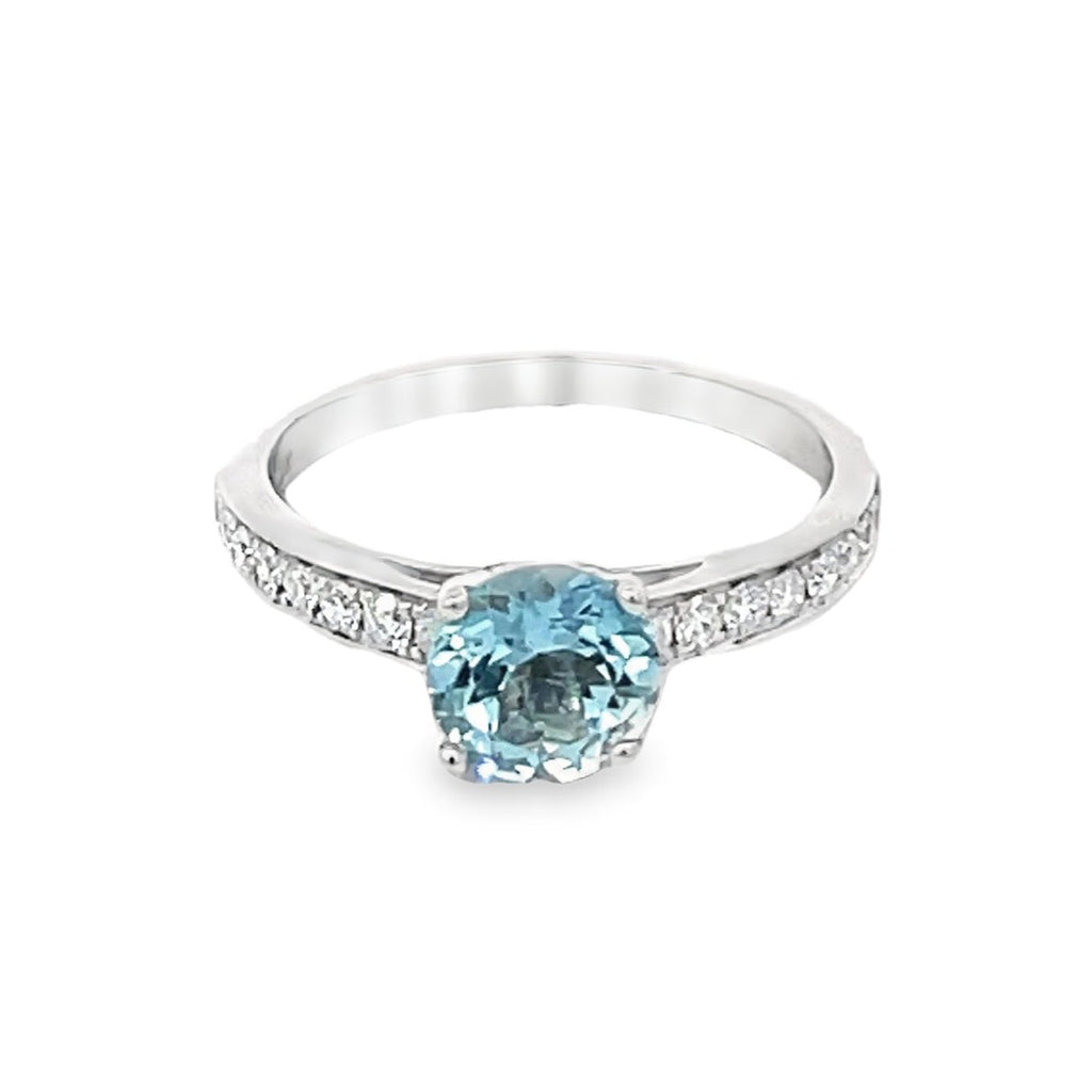 Front view of 1.06ct Round Cut Aquamarine Engagement Ring