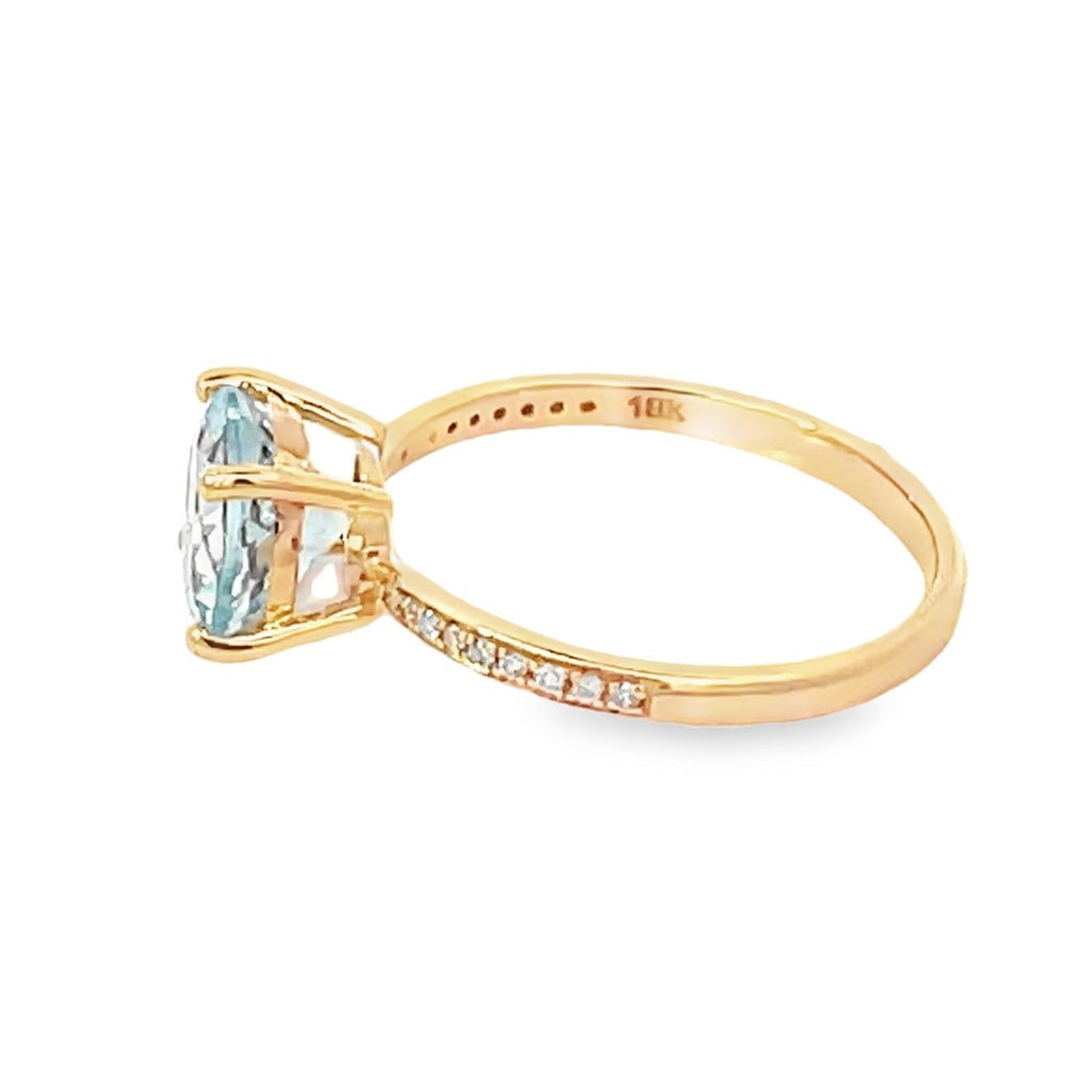 Side view of 1.90ct Round Cut Aquamarine Engagement Ring