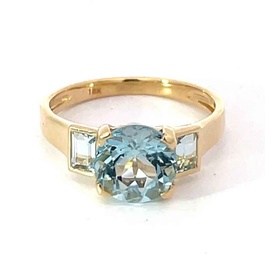 Front view of 1.90ct Round Cut Aquamarine Engagement Ring, 18k Yellow Gold